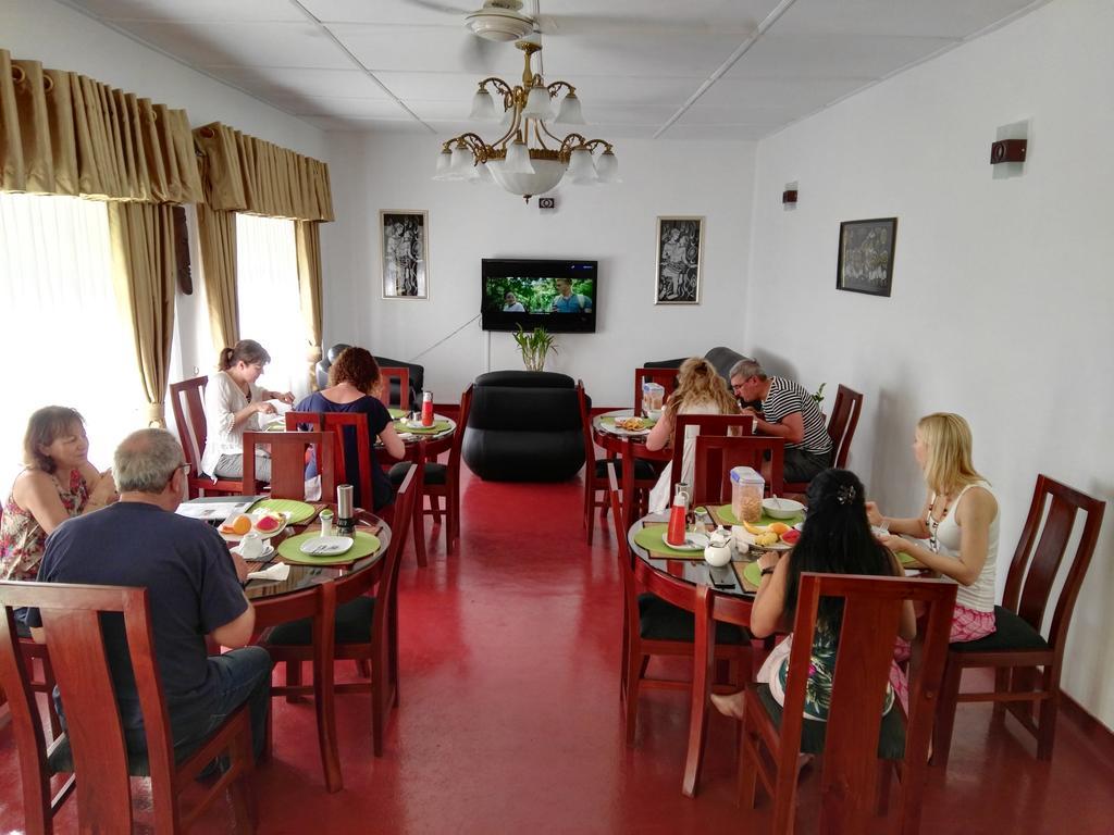 Anna Shanthi Villa Kandy Luaran gambar