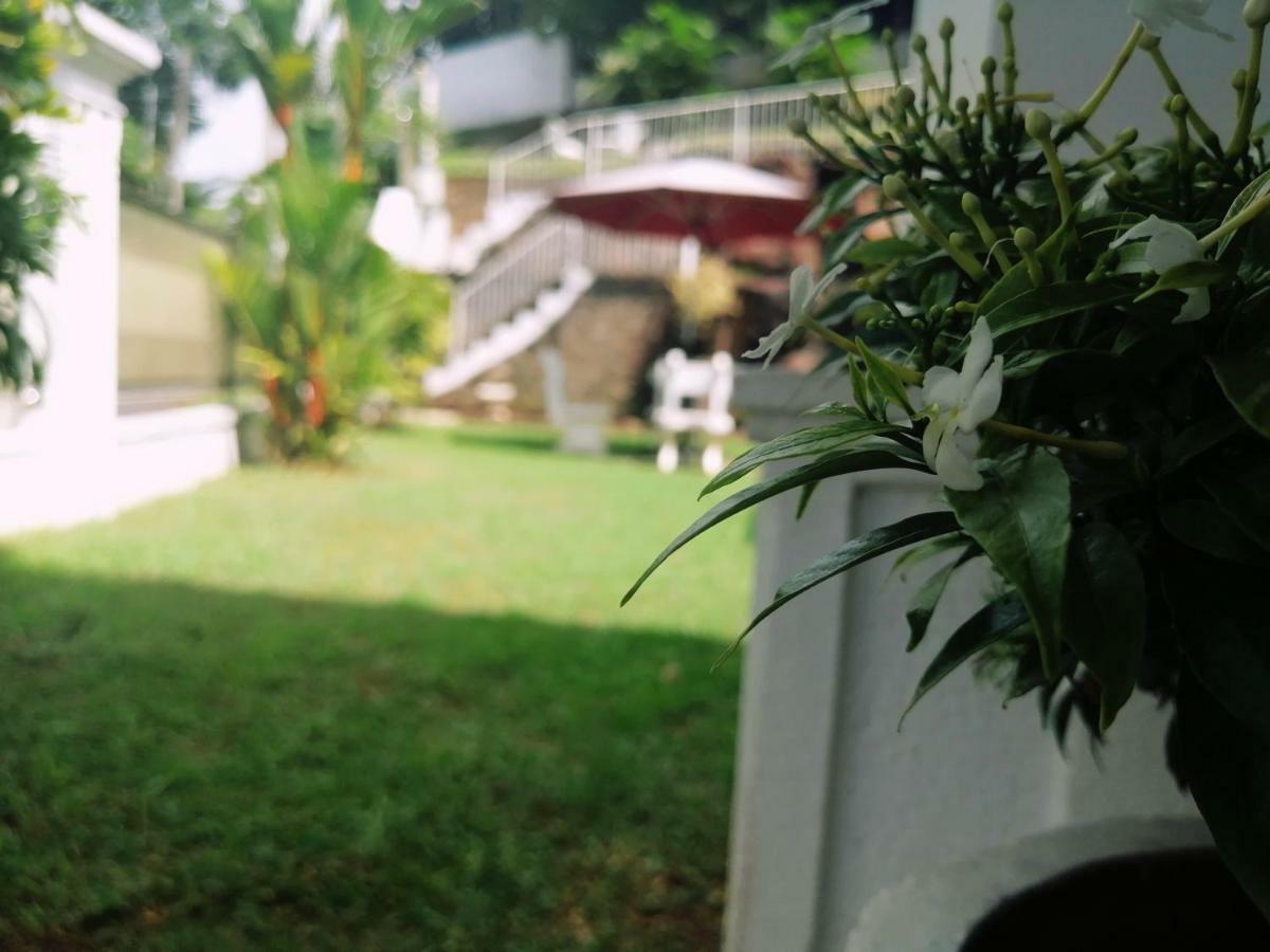 Anna Shanthi Villa Kandy Luaran gambar